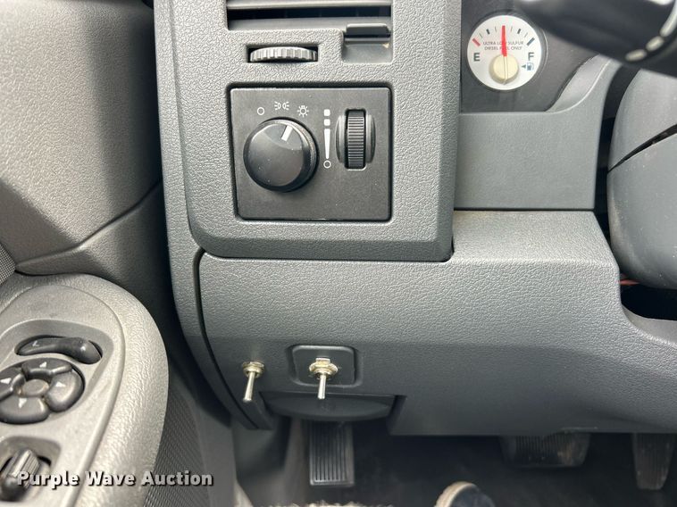 image for item EK8372 2009 Dodge Ram 5500  bucket truck