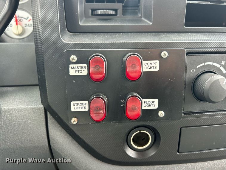 image for item EK8372 2009 Dodge Ram 5500  bucket truck