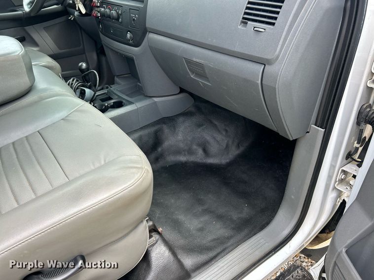 image for item EK8372 2009 Dodge Ram 5500  bucket truck