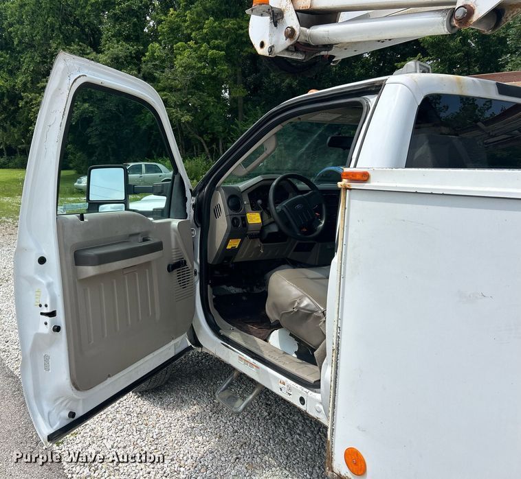 image for item EK8374 2008 Ford F450 Super Duty bucket truck