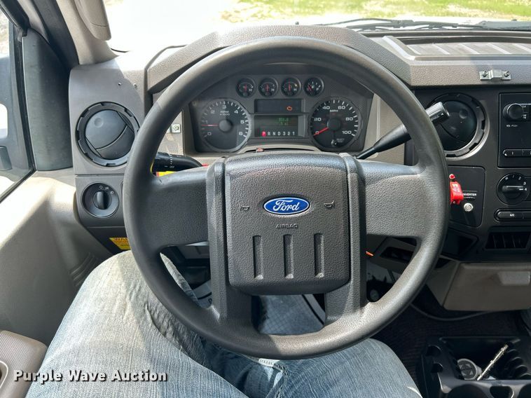 image for item EK8374 2008 Ford F450 Super Duty bucket truck