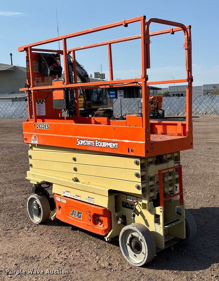 image for item EL6063 2016 JLG 2632 ES scissor lift