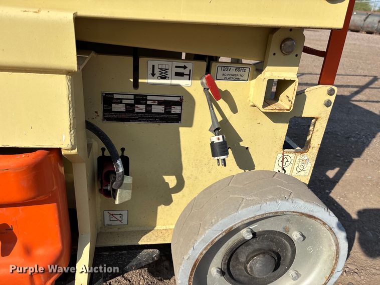 image for item EL6063 2016 JLG 2632 ES scissor lift