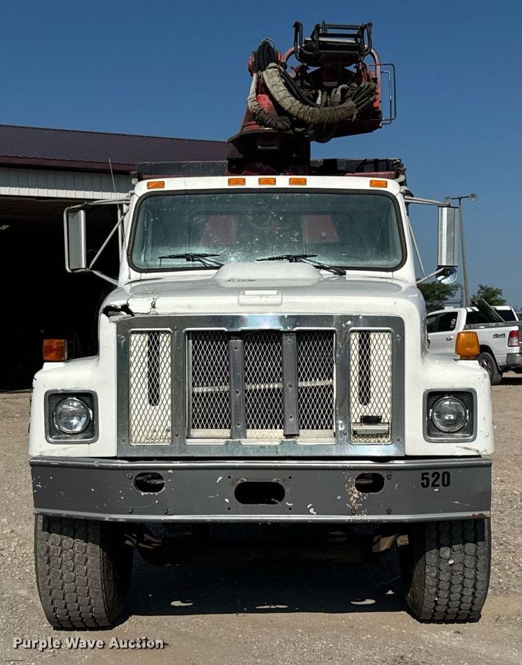 image for item EM2109 1999 International F-2574 grapple crane truck