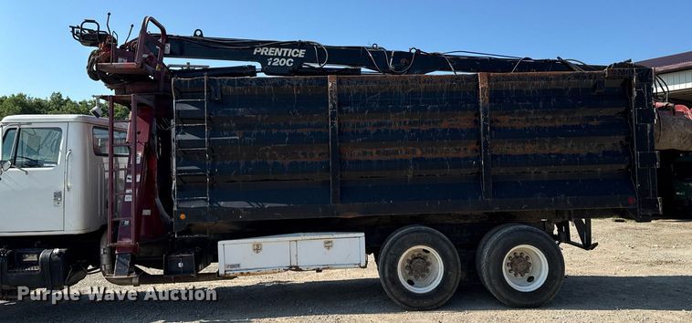 image for item EM2109 1999 International F-2574 grapple crane truck