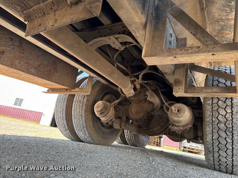 image for item EM2109 1999 International F-2574 grapple crane truck