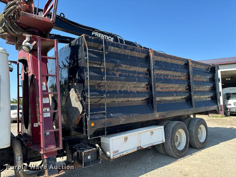 image for item EM2109 1999 International F-2574 grapple crane truck