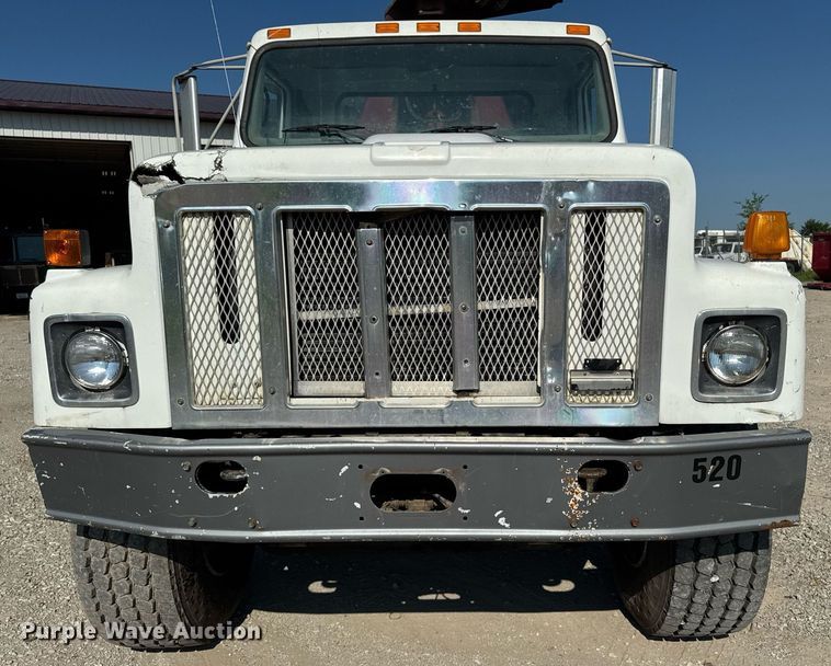 image for item EM2109 1999 International F-2574 grapple crane truck