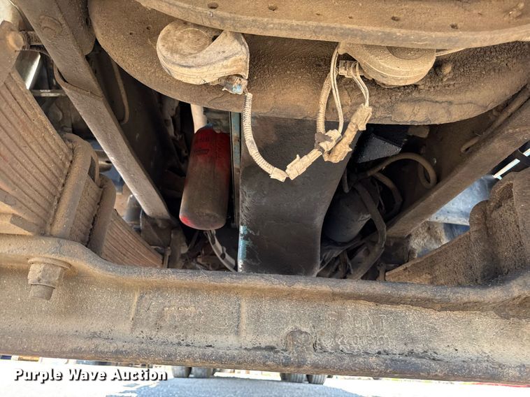 image for item EM2109 1999 International F-2574 grapple crane truck