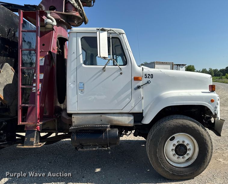 image for item EM2109 1999 International F-2574 grapple crane truck