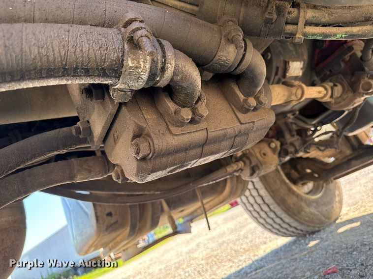 image for item EM2109 1999 International F-2574 grapple crane truck