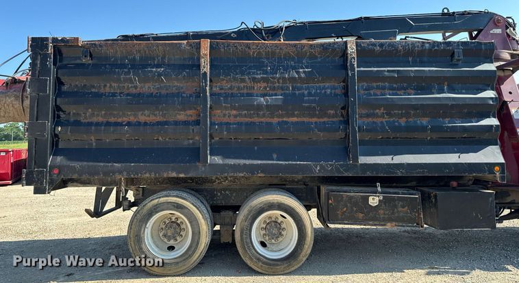 image for item EM2109 1999 International F-2574 grapple crane truck