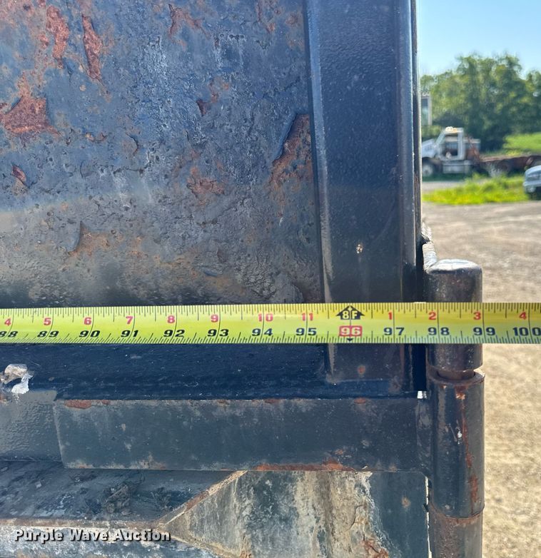 image for item EM2109 1999 International F-2574 grapple crane truck