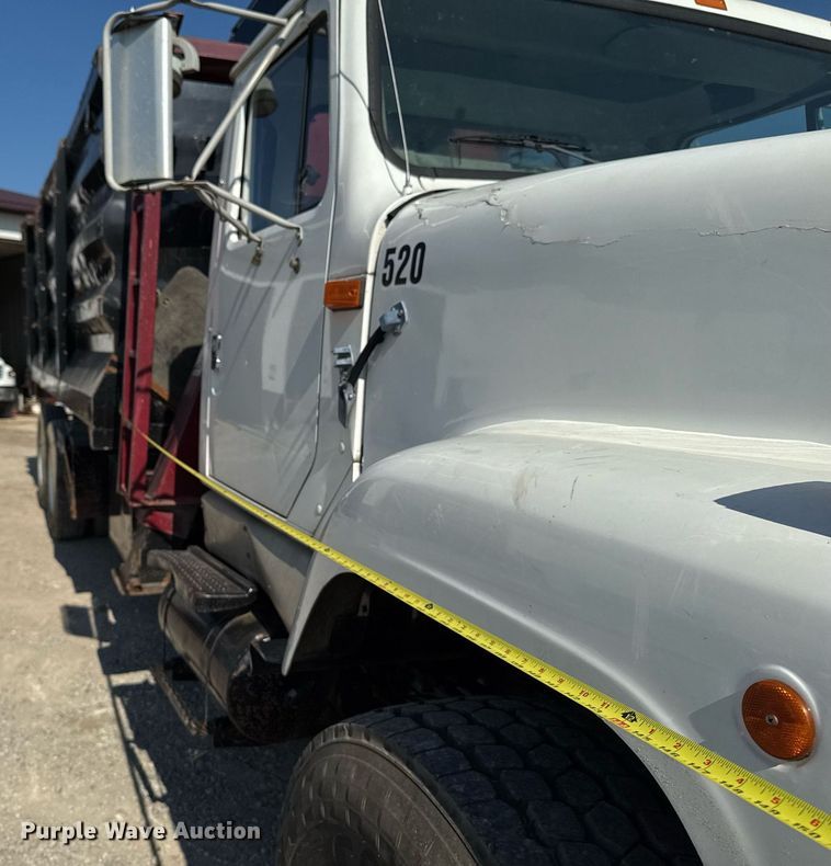 image for item EM2109 1999 International F-2574 grapple crane truck