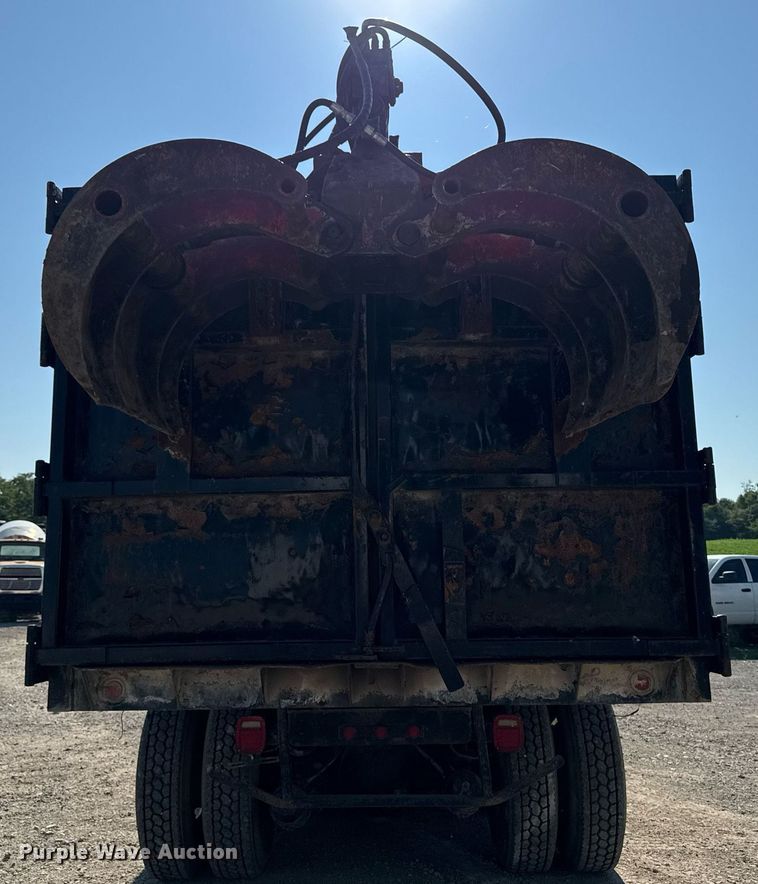 image for item EM2109 1999 International F-2574 grapple crane truck