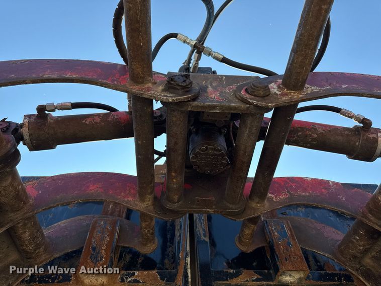 image for item EM2109 1999 International F-2574 grapple crane truck