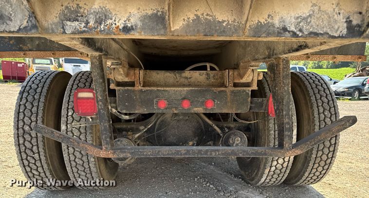 image for item EM2109 1999 International F-2574 grapple crane truck