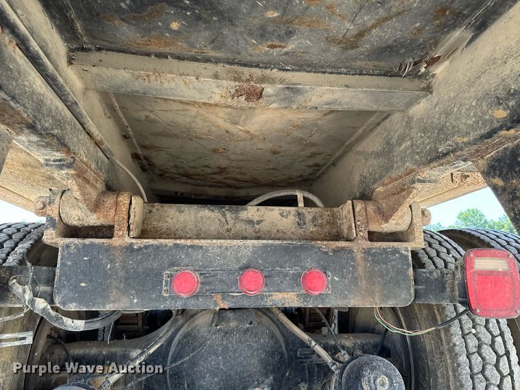 image for item EM2109 1999 International F-2574 grapple crane truck