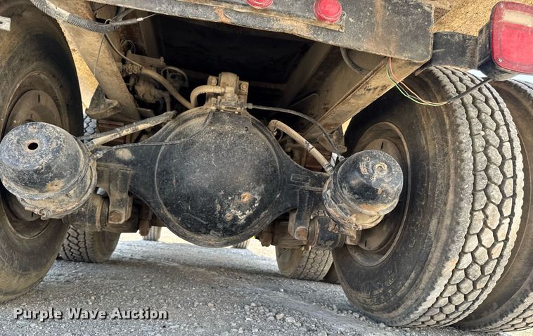 image for item EM2109 1999 International F-2574 grapple crane truck