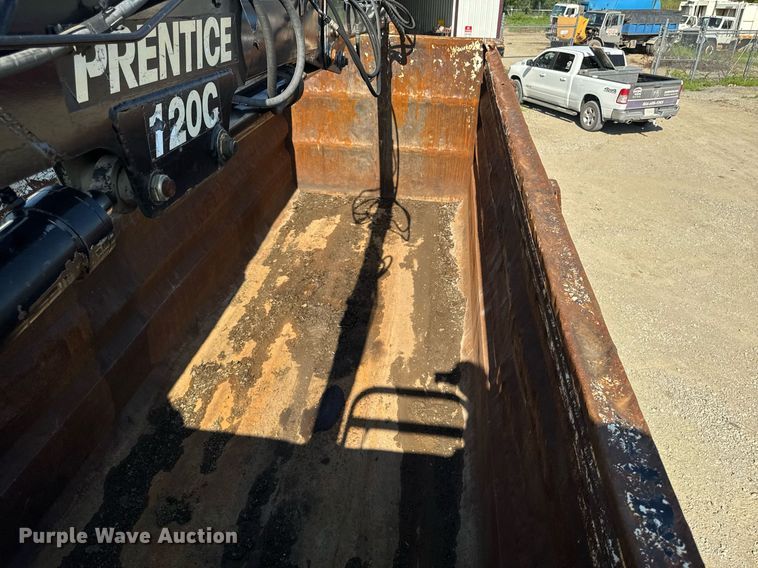 image for item EM2109 1999 International F-2574 grapple crane truck