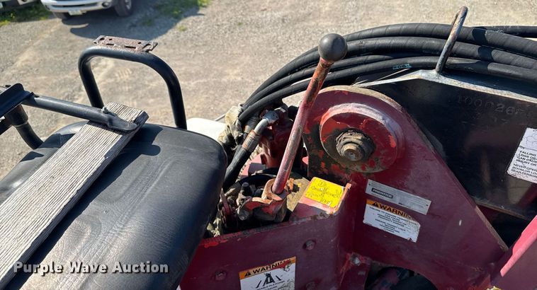 image for item EM2109 1999 International F-2574 grapple crane truck