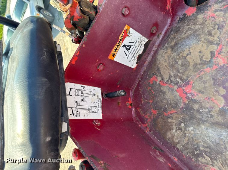 image for item EM2109 1999 International F-2574 grapple crane truck