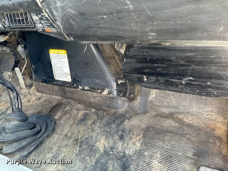 image for item EM2109 1999 International F-2574 grapple crane truck