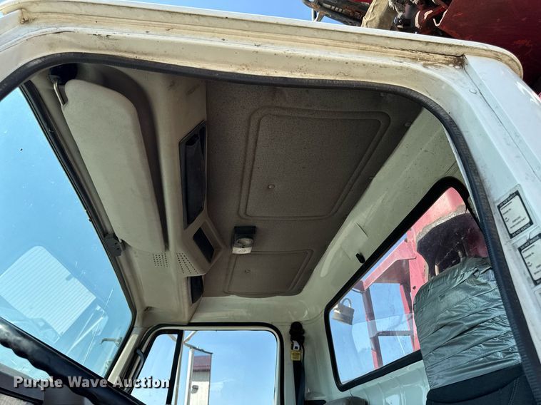 image for item EM2109 1999 International F-2574 grapple crane truck