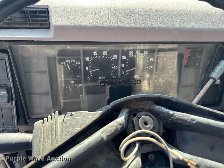 image for item EM2109 1999 International F-2574 grapple crane truck