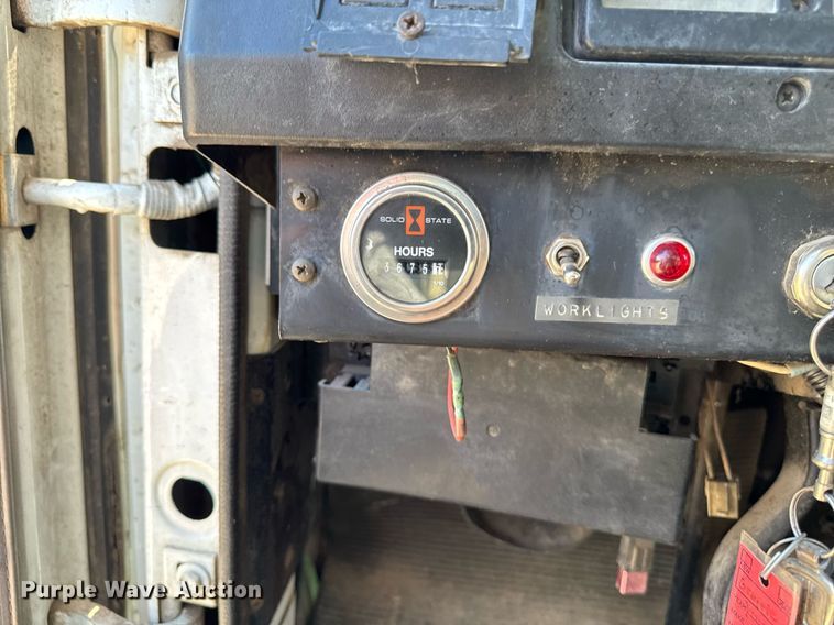 image for item EM2109 1999 International F-2574 grapple crane truck