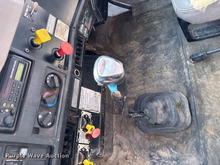 image for item EM2109 1999 International F-2574 grapple crane truck