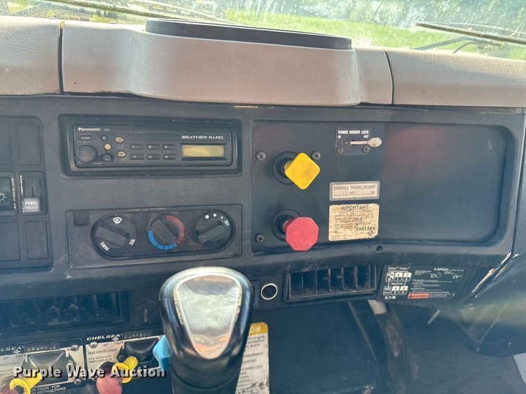 image for item EM2109 1999 International F-2574 grapple crane truck