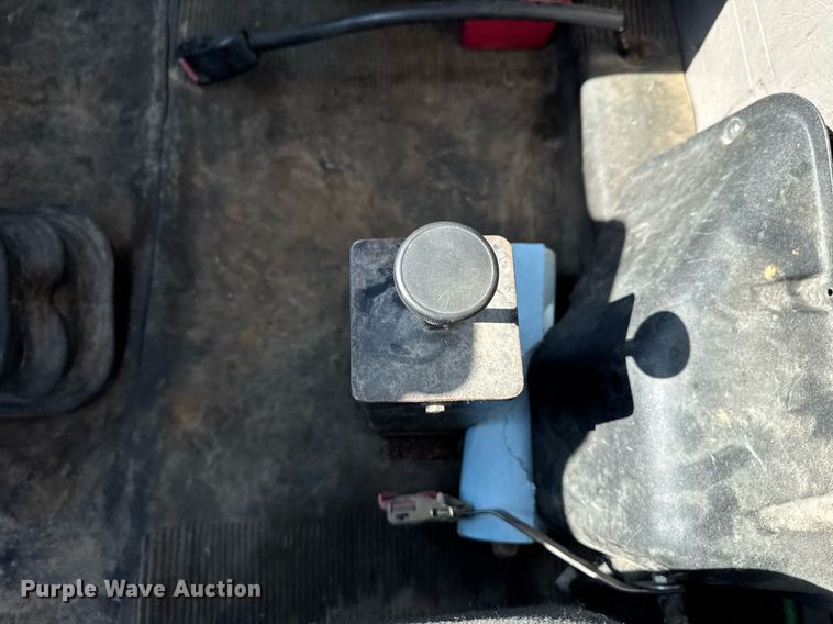 image for item EM2109 1999 International F-2574 grapple crane truck