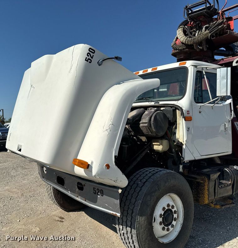 image for item EM2109 1999 International F-2574 grapple crane truck