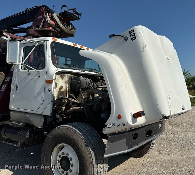 image for item EM2109 1999 International F-2574 grapple crane truck