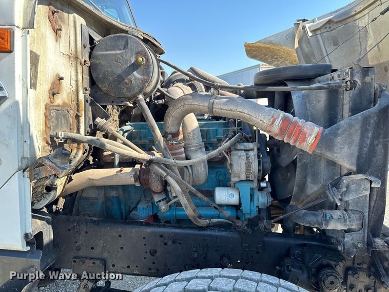 image for item EM2109 1999 International F-2574 grapple crane truck