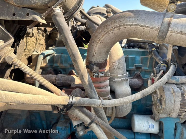 image for item EM2109 1999 International F-2574 grapple crane truck