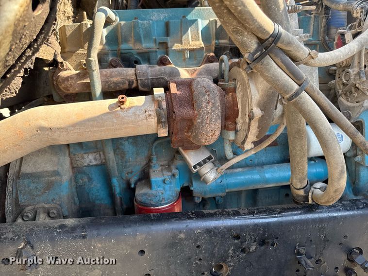 image for item EM2109 1999 International F-2574 grapple crane truck