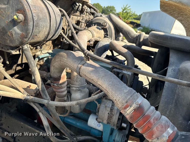 image for item EM2109 1999 International F-2574 grapple crane truck