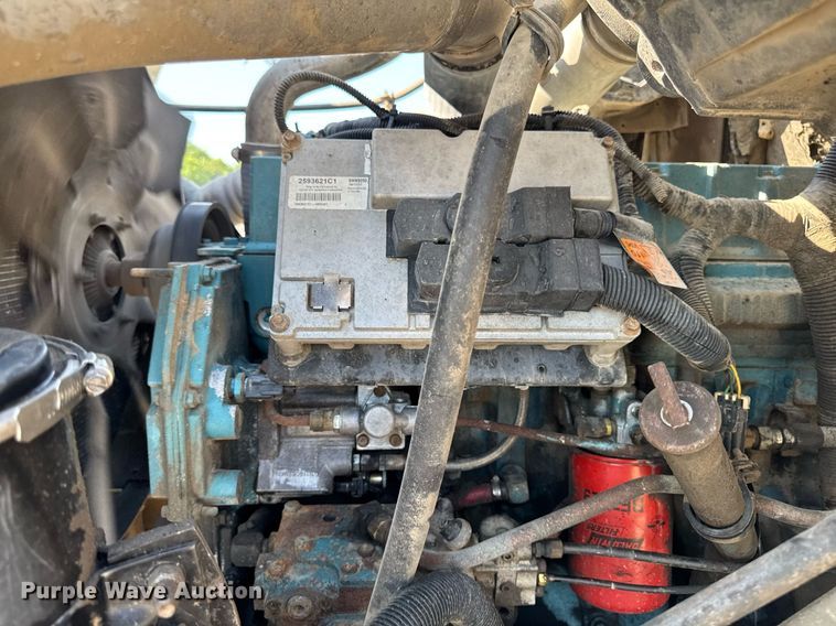 image for item EM2109 1999 International F-2574 grapple crane truck