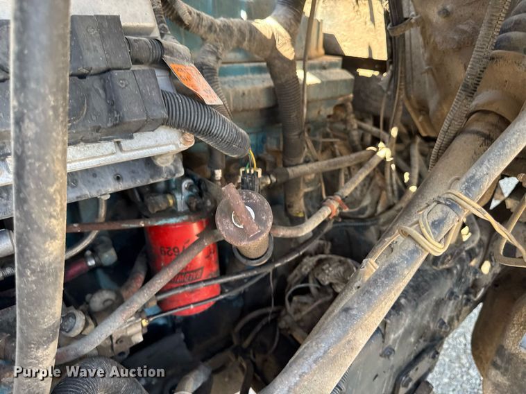 image for item EM2109 1999 International F-2574 grapple crane truck