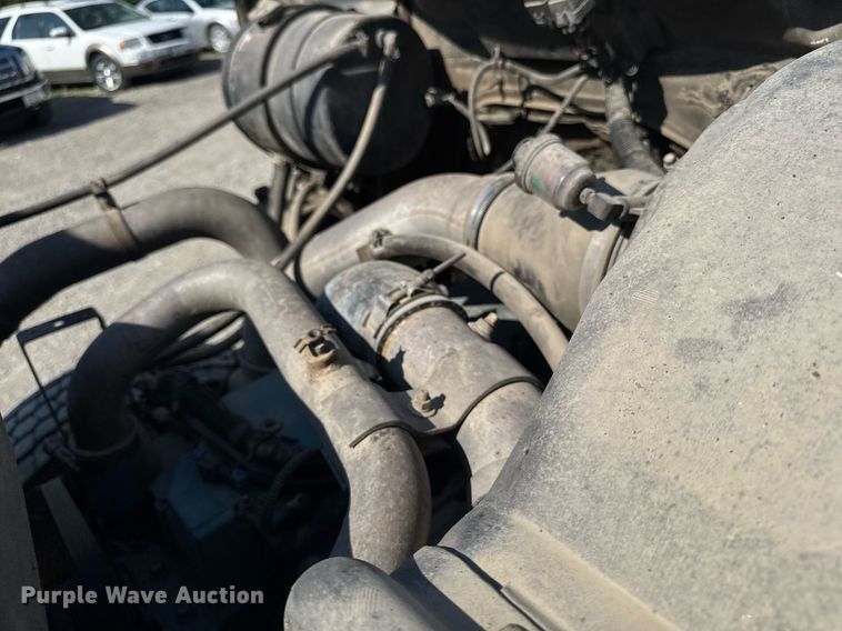 image for item EM2109 1999 International F-2574 grapple crane truck