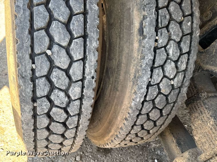 image for item EM2109 1999 International F-2574 grapple crane truck