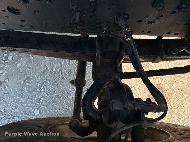 image for item EM2109 1999 International F-2574 grapple crane truck