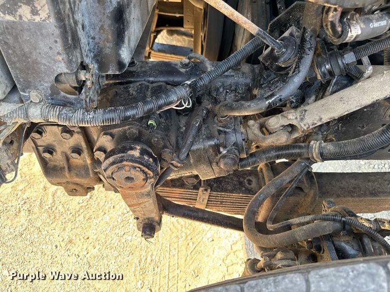 image for item EM2109 1999 International F-2574 grapple crane truck