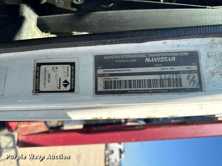 image for item EM2109 1999 International F-2574 grapple crane truck