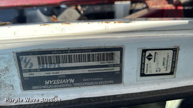 image for item EM2109 1999 International F-2574 grapple crane truck