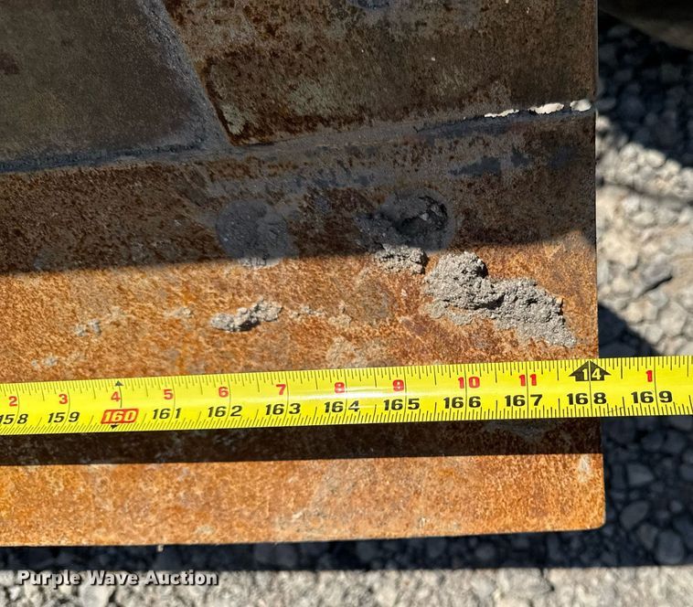 image for item EM2121 1982 John Deere 772A motor grader