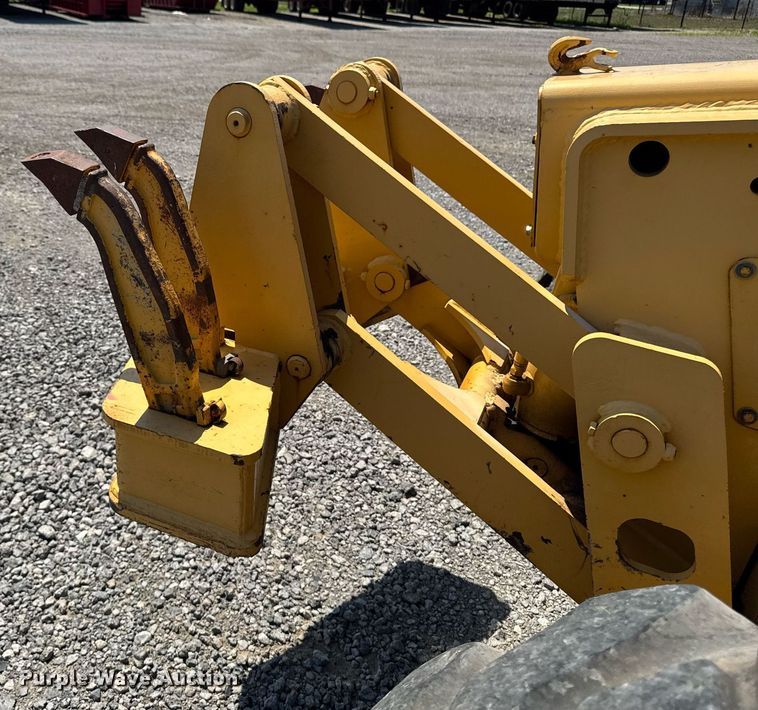 image for item EM2121 1982 John Deere 772A motor grader