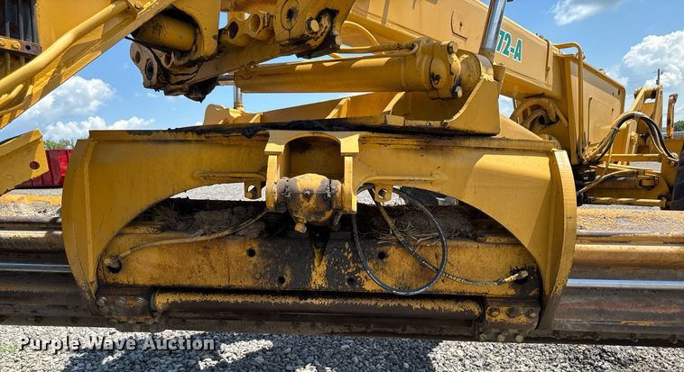 image for item EM2121 1982 John Deere 772A motor grader